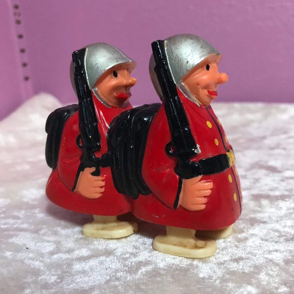 FREE Marx Hap Hop Ramp Walker Vintage Toy Red Soldiers Retro 50s Made Hong Kong - Picture 2 of 7